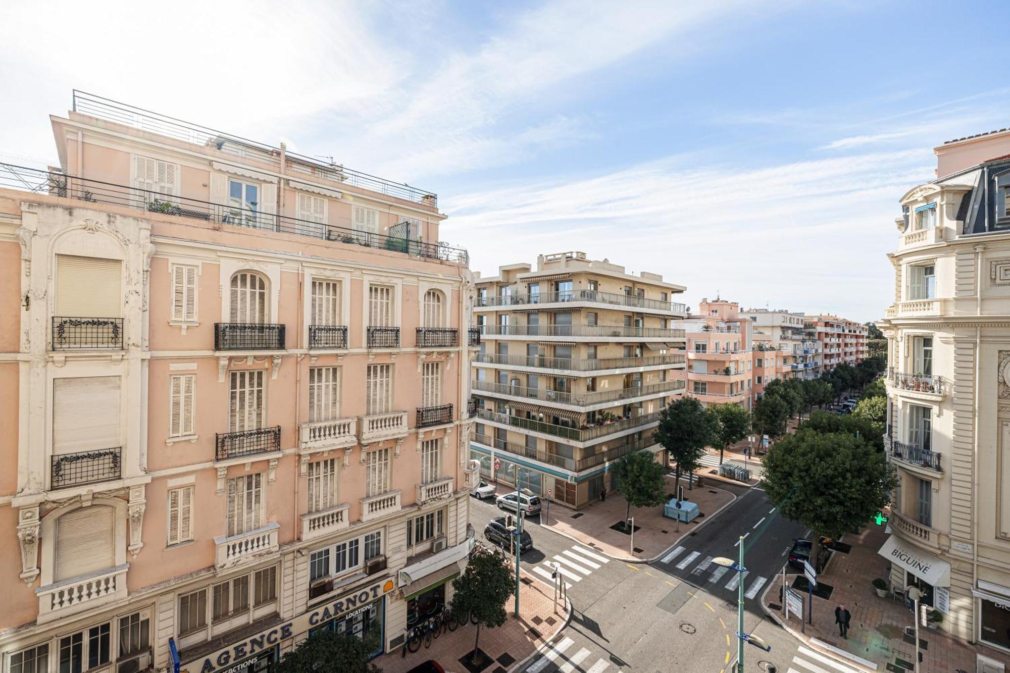 Vacances Au Palace - Happy Rentals Menton Eksteriør bilde