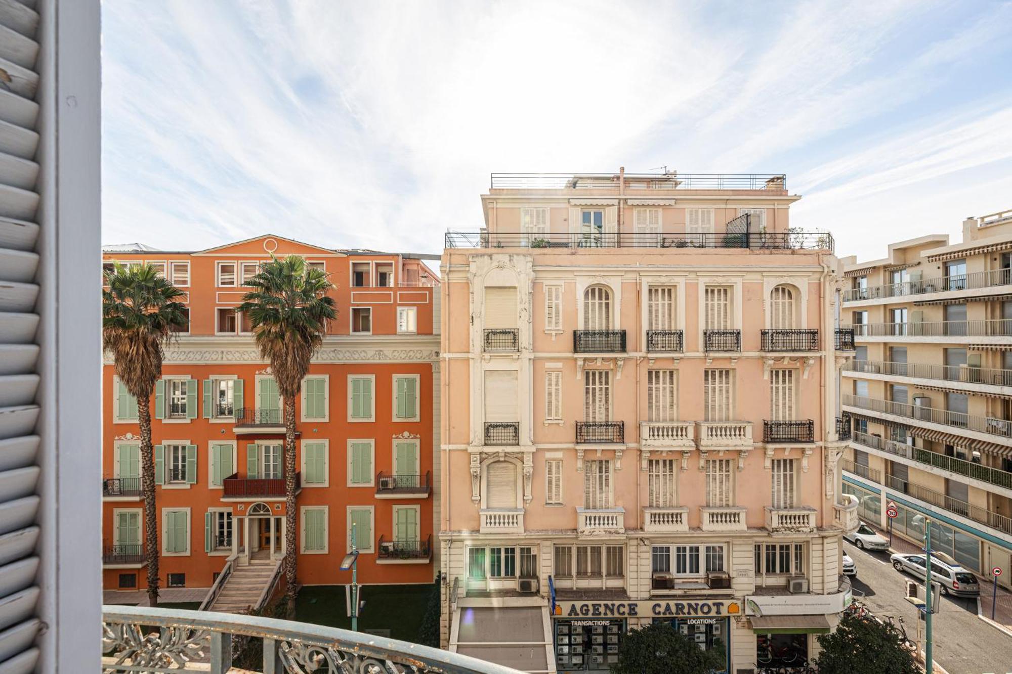 Vacances Au Palace - Happy Rentals Menton Eksteriør bilde